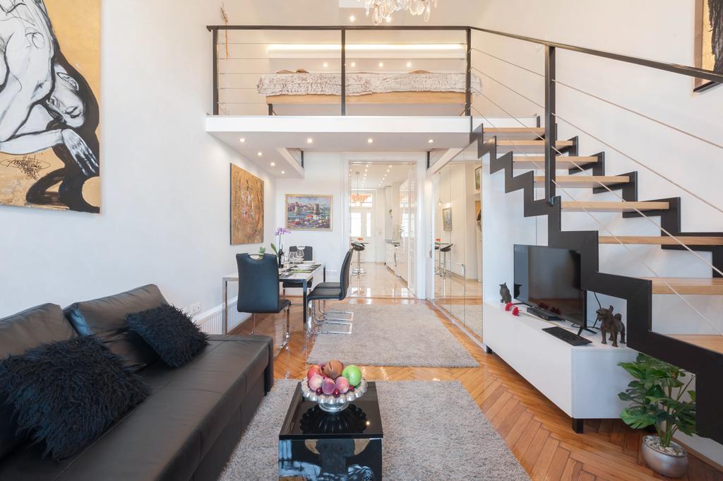 Bridge & Castle Art Apartman